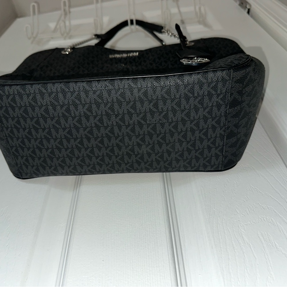 Michael Kors Black Tote Bag - Picture 5 of 11